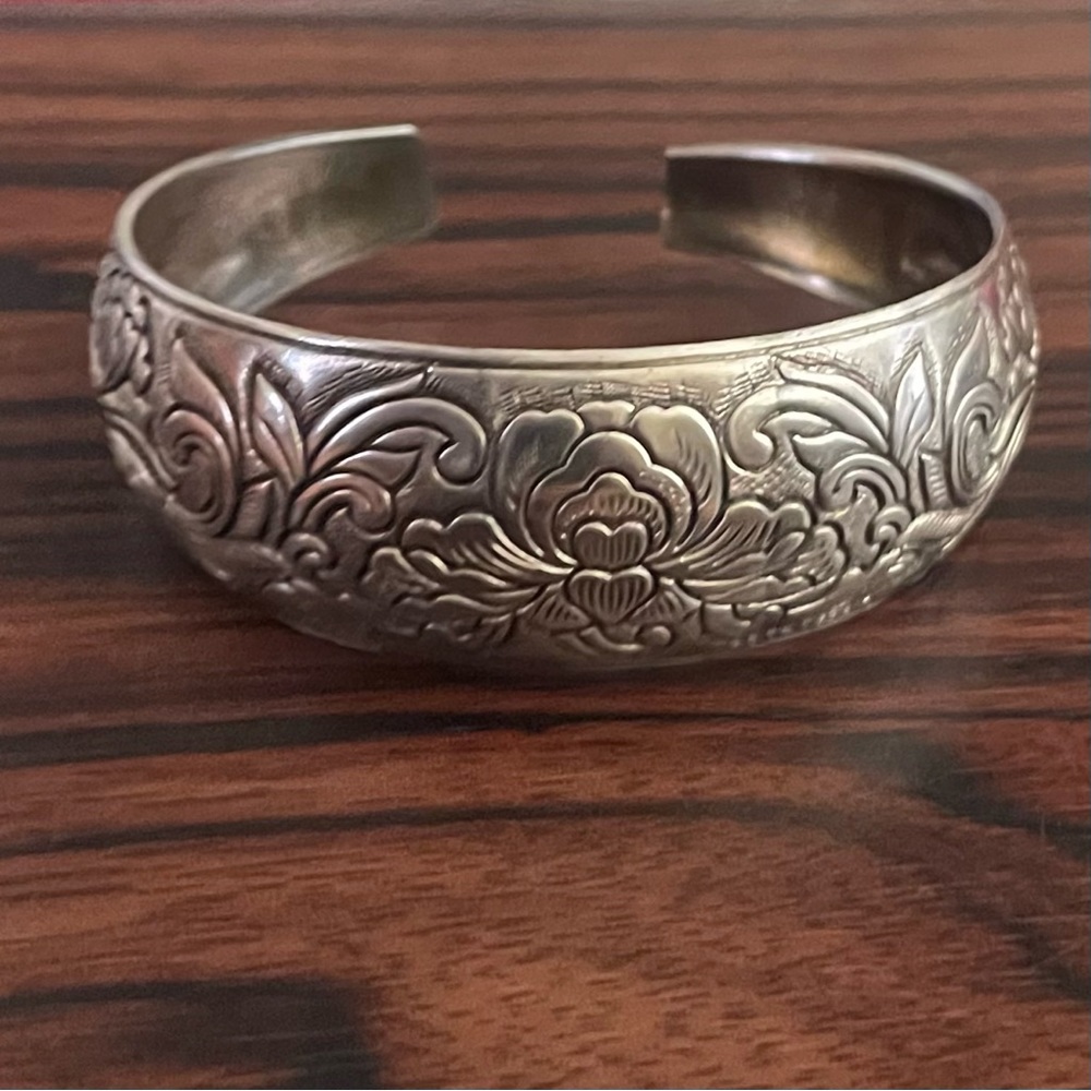 Beautiful Engraved Floral Cuff Bangle
